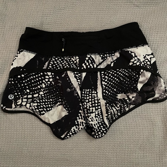 lululemon athletica Pants - Lululemon speed up short size 2 2.5 inches